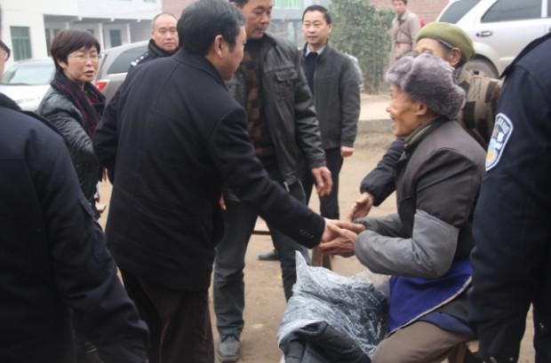 惠来副县长方若辉图片_副县长一年收入(3)